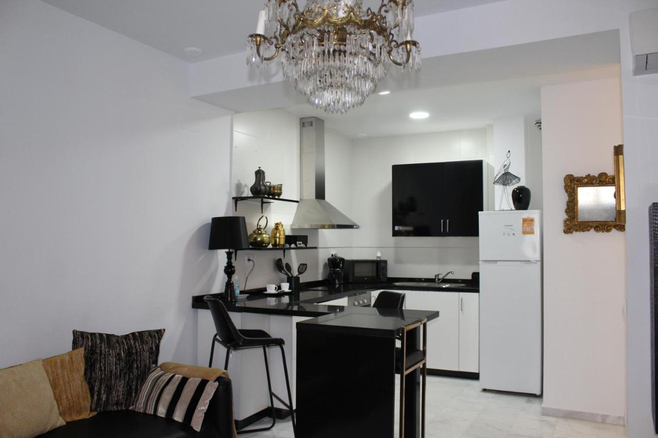Luxury Apartment *