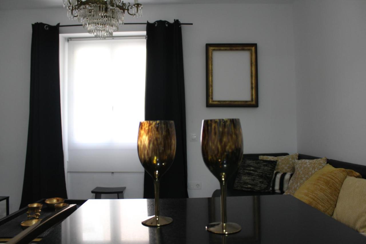 Luxury Apartment *